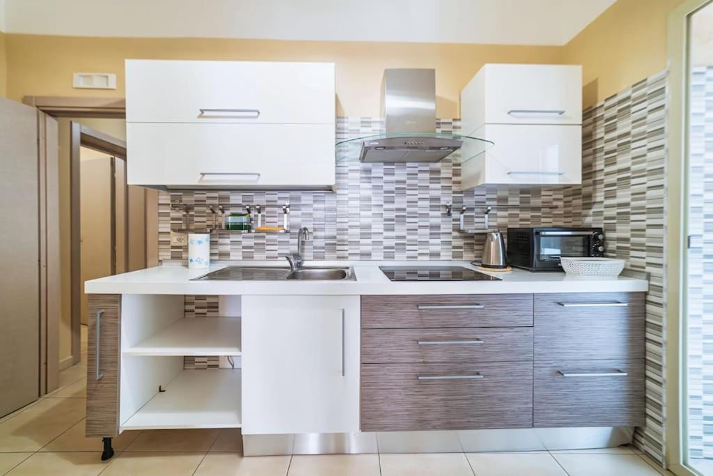 Centro- Benedettini'S Apartament カターニア エクステリア 写真