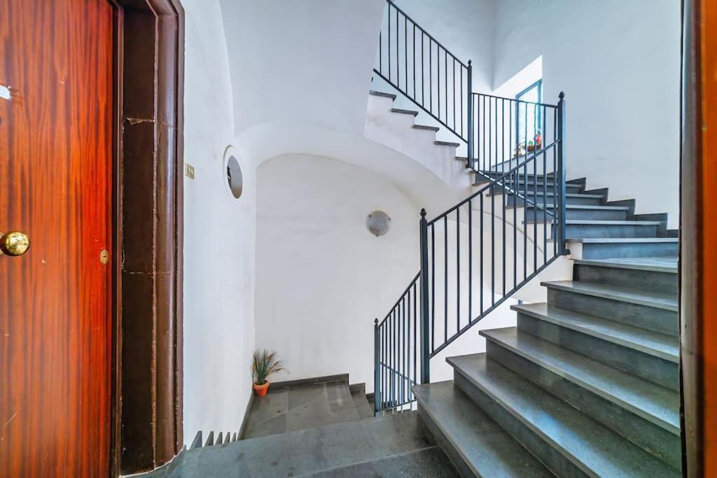 Centro- Benedettini'S Apartament カターニア エクステリア 写真
